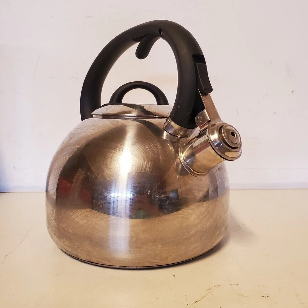 IL Mulino Whistling Tea Pot Kettle Stainless Steel New York 2‎ Qt